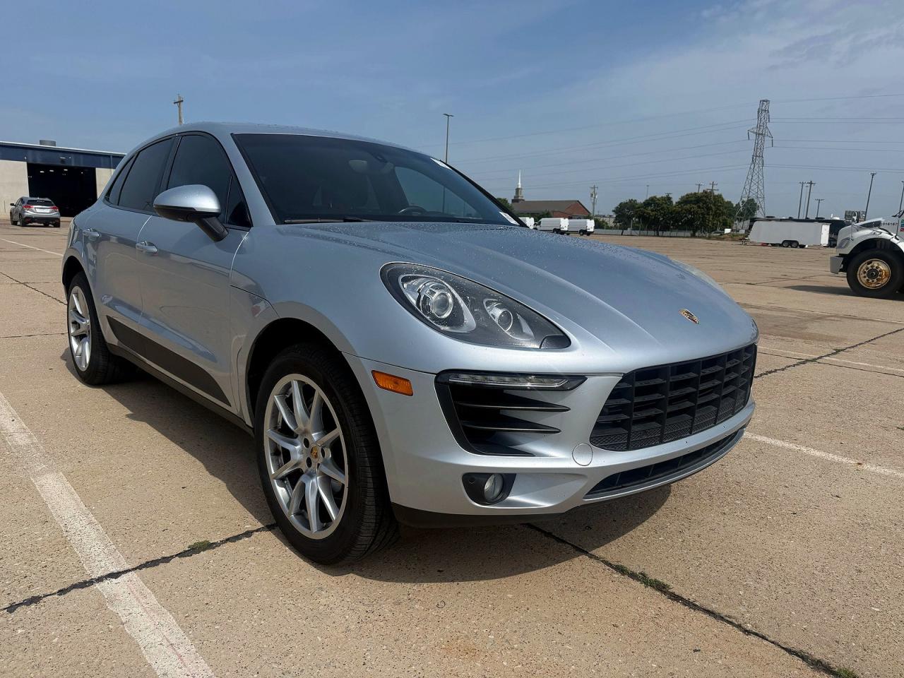 2015 Porsche Macan VIN WP1AB2A53FLB55393 COPART salvage auction — Minor Dent/Scratches, OK - CERTIFICATE OF TITLE (P), sold $5,400 on 2026-06-30 (photo 1)