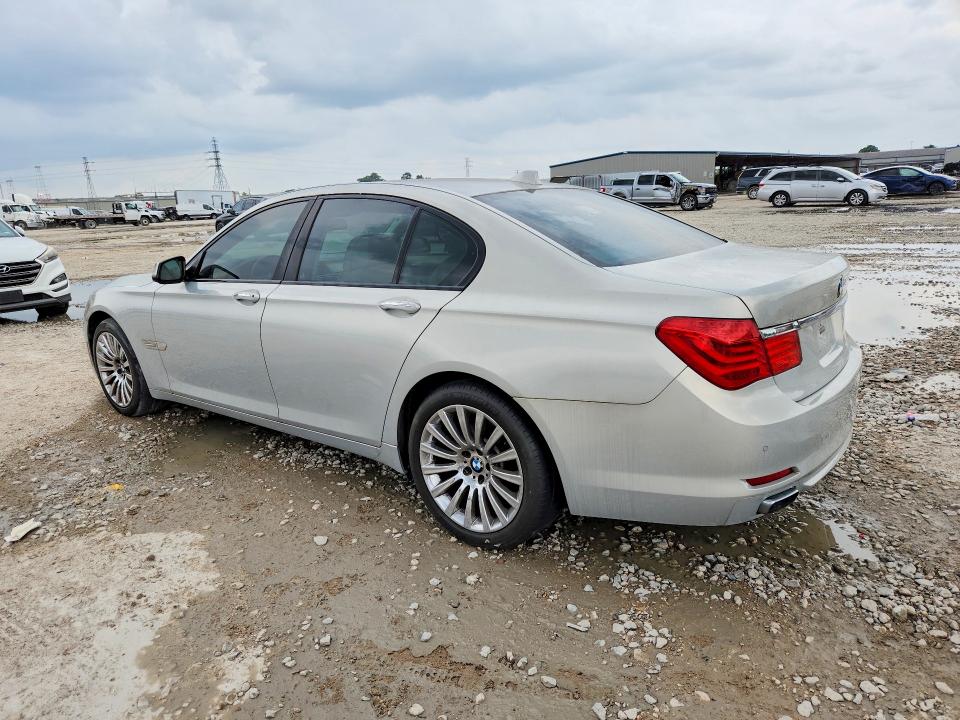 2011 BMW 7 series VIN WBAKA4C56BC612674 COPART salvage auction — MINOR DENT/SCRATCHES, Tx - Certificate Of Title (P), sold $1,400 on 2026-08-04 (photo 2)
