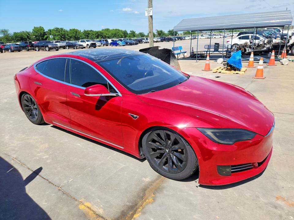 2016 Tesla VIN 5YJSA1E25GF156830 COPART salvage auction — ROOF, TX - CERTIFICATE OF TITLE, sold $5,600 on 2026-08-26 (photo 4)