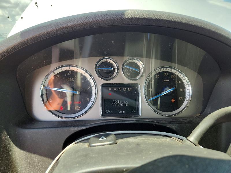 2011 Cadillac Escalade VIN 1GYS4BEF8BR139002 COPART salvage auction — NORMAL WEAR, Tx - Certificate Of Title, sold $1,100 on 2026-07-02 (photo 9)