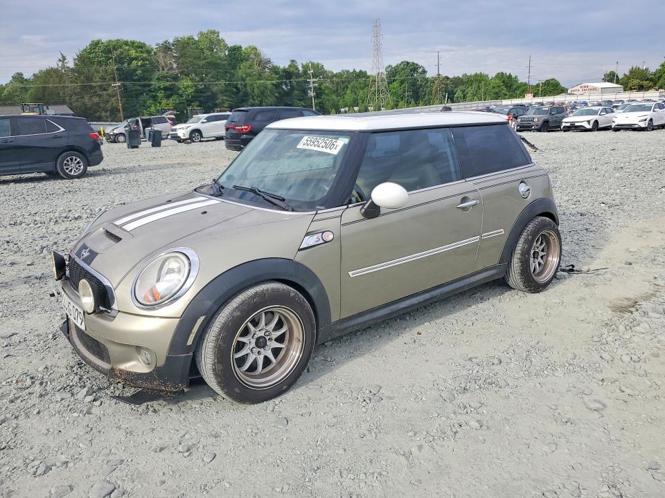 2010 Mini Cooper VIN WMWMF7C52ATZ69599 COPART salvage auction — UNDERCARRIAGE, Nc - Dealer Only Clean Title, sold $525 on 2026-07-08 (photo 1)