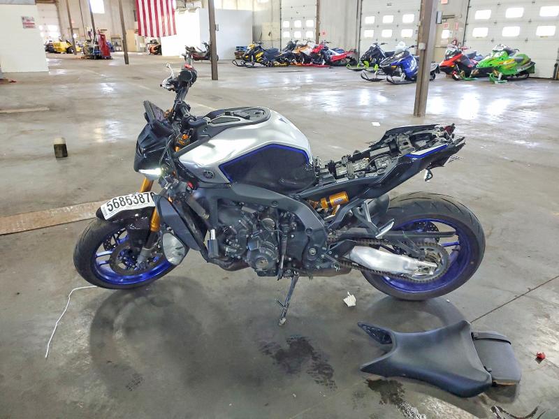 2025 Yamaha Mt VIN JYARN95E6SA002555 COPART salvage auction — SIDE, Mn - Cert Of Title-Salvage, sold $5,300 on 2026-07-30 (photo 3)