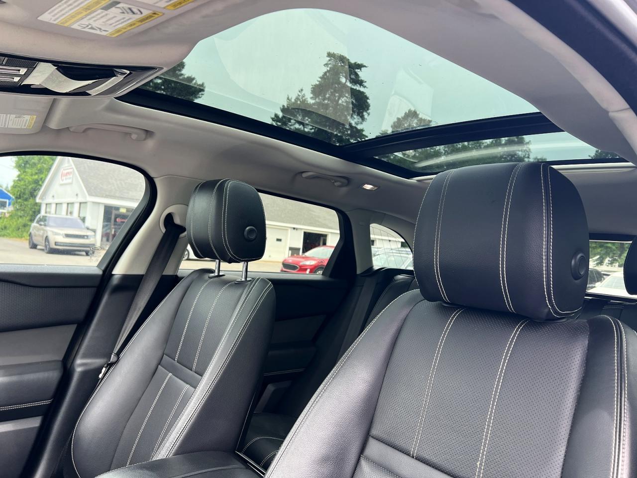 2018 Land Rover Range Rover Velar VIN SALYB2RX5JA710234 COPART salvage auction — Minor Dent/Scratches, IN - CERTIFICATE OF TITLE (P), sold $10,900 on 2026-07-01 (photo 8)