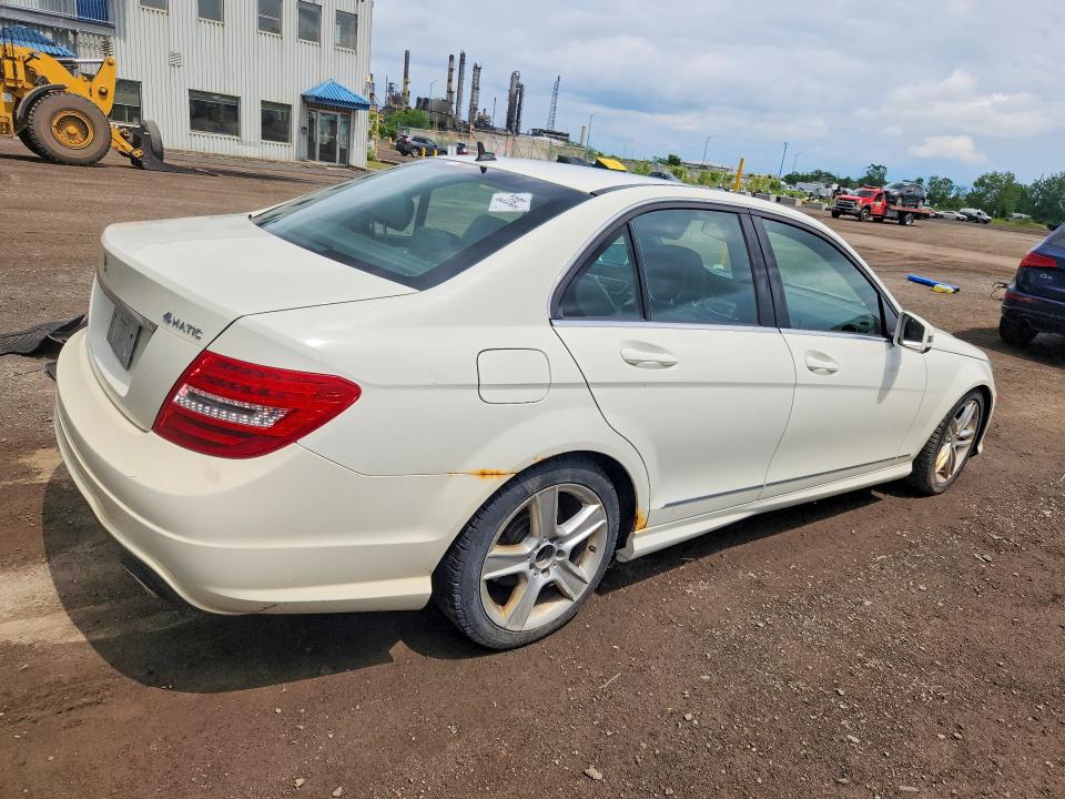 2012 Mercedes-benz C class VIN WDDGF8FB1CA633826 COPART salvage auction — WATER/FLOOD, Qc - Irrecuperable, sold $400 on 2026-07-28 (photo 3)