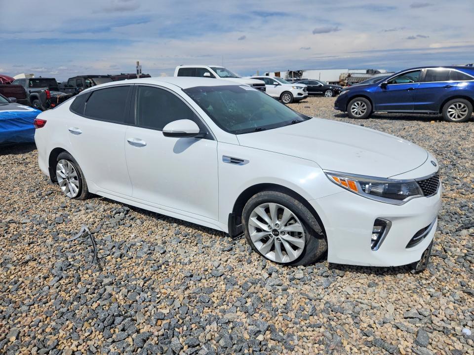 2018 Kia Optima VIN 5XXGT4L31JG240466 COPART salvage auction — SIDE, Tx - Salvage Vehicle Title, sold $575 on 2026-07-28 (photo 4)