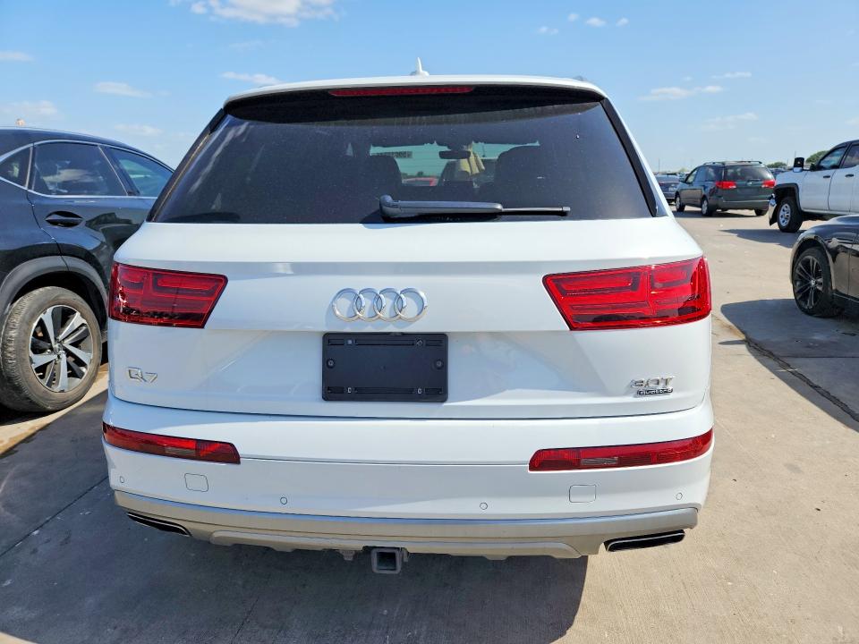 2017 Audi Q7 VIN WA1LAAF7XHD034739 COPART salvage auction — NORMAL WEAR, Tx - Certificate Of Title, sold $7,600 on 2026-07-13 (photo 6)