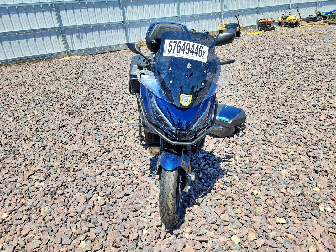 2025 Honda Nt1100 VIN JH2SC9044SK000685 COPART salvage auction — Side, MO - SALVAGE CERTIFICATE OF TITLE, sold $7,200 on 2026-07-09 (photo 2)