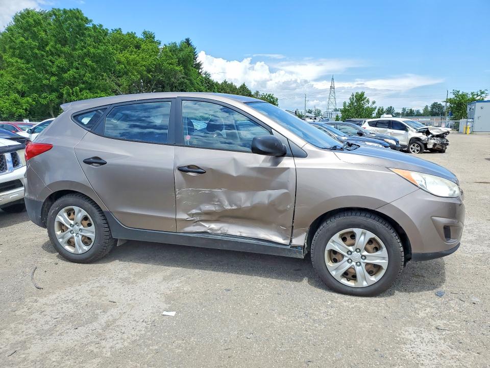 2010 Hyundai VIN KM8JT3AC6AU021026 COPART salvage auction — SIDE, On - Permit No Brand - Unfit, sold $875 on 2026-07-09 (photo 4)