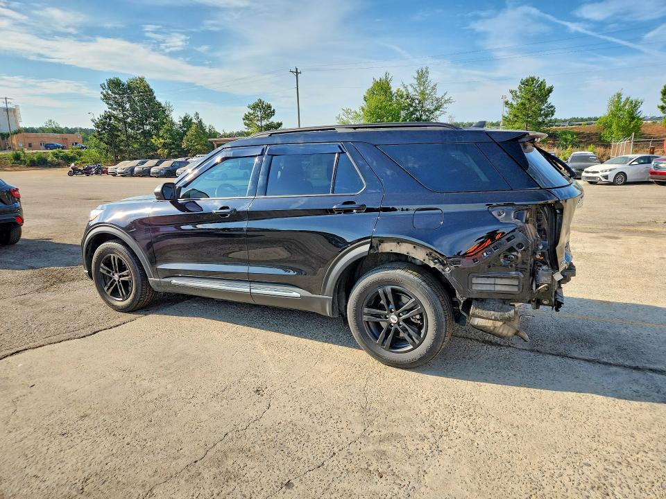 2024 Ford Explorer VIN 1FMSK7DH3RGA33005 COPART salvage auction — REAR END, Salvage Title, sold $9,400 on 2026-08-21 (photo 2)