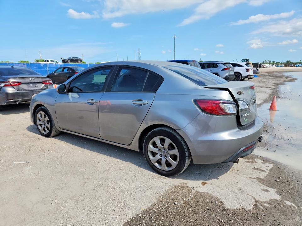 2011 Mazda 3 VIN JM1BL1UF7B1497159 COPART salvage auction — REAR END, Fl - Cert Of Title Slvg Rebuildable, sold $650 on 2026-07-22 (photo 2)