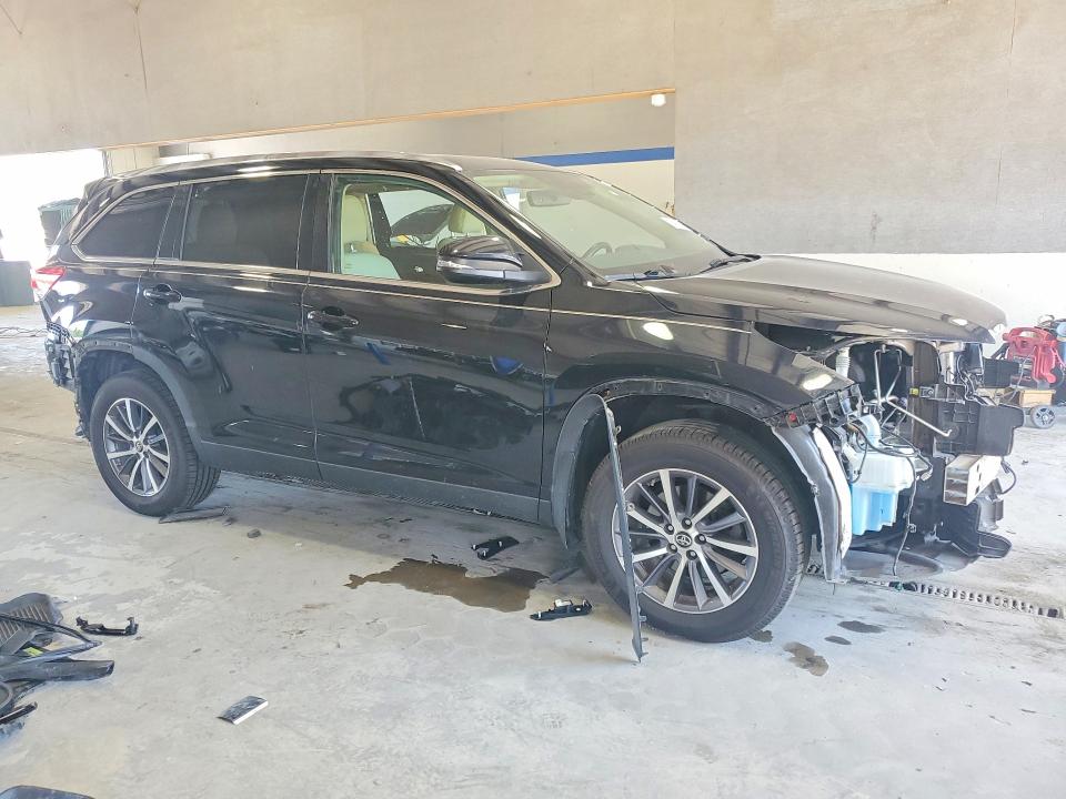 2019 Toyota Highlander VIN 5TDJZRFH9KS571711 COPART salvage auction — SIDE, Va - Cert Of Title - Salvage, sold $7,200 on 2026-07-10 (photo 4)