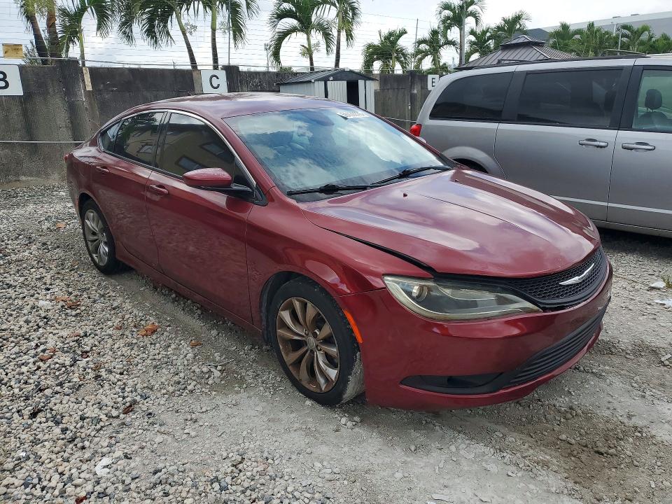 2015 Chrysler VIN 1C3CCCBG6FN706681 COPART salvage auction — MINOR DENT/SCRATCHES, Fl - Cert Of Title-Rebuilt, sold $325 on 2026-07-28 (photo 4)