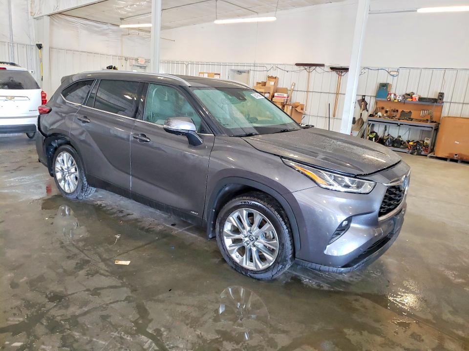 2023 Toyota Highlander VIN 5TDXBRCH0PS109323 COPART salvage auction — REAR END, Mn - Cert Of Title-Salvage, sold $22,600 on 2026-07-13 (photo 4)