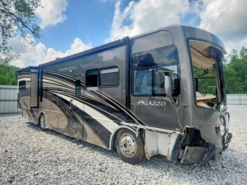 2015 Frht Recreational vehicle (rv) VIN 4UZAAJDT6FCHC8175 COPART salvage auction — FRONT END, OH - CERT OF TITLE-SALVAGE, sold $2,950 on 2026-07-23 (photo 1)