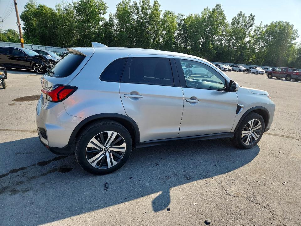 2025 Mitsubishi Outlander sport VIN JA4ARUAU5SU008233 COPART salvage auction — FRONT END, NY - CERTIFICATE OF TITLE, sold $13,400 on 2026-07-08 (photo 3)