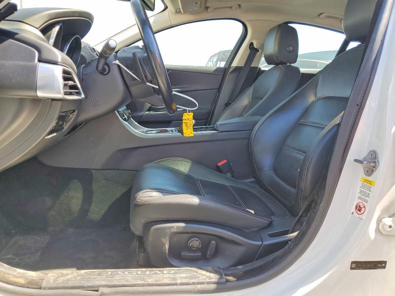 2017 Jaguar Xe VIN SAJAK4BN3HA953940 COPART salvage auction — MINOR DENT/SCRATCHES, Fl - Dis/Dlr/Exp Only Clean Title, sold $425 on 2026-07-02 (photo 7)