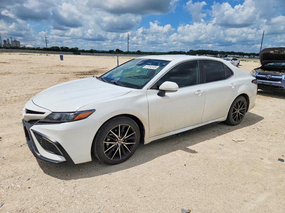2022 Toyota Camry VIN 4T1T11AKXNU658193 COPART salvage auction — WATER/FLOOD, TX - SALVAGE TITLE-FLOOD DAMAGE, sold $9,500 on 2026-07-02 (photo 1)