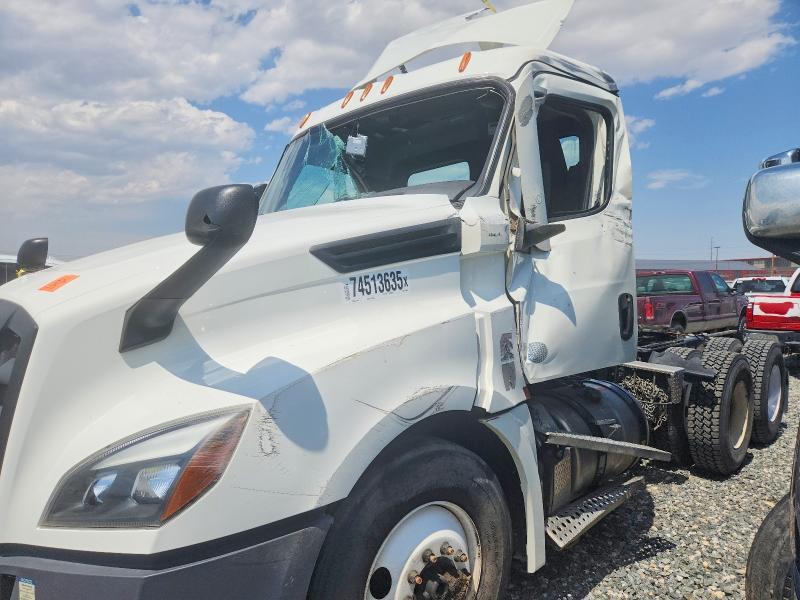 2022 Freightliner Cascadia 126 VIN 3AKJHLDV3NSNF2689 COPART salvage auction — ROLLOVER, AZ - CERT OF TITLE - SALVAGE, sold $5,700 on 2026-08-14 (photo 9)
