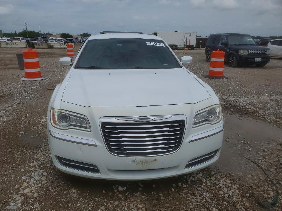 2014 Chrysler VIN 2C3CCAAG8EH190062 COPART salvage auction — SIDE, Tx - Salvage Vehicle Title, sold $2,600 on 2026-07-02 (photo 5)