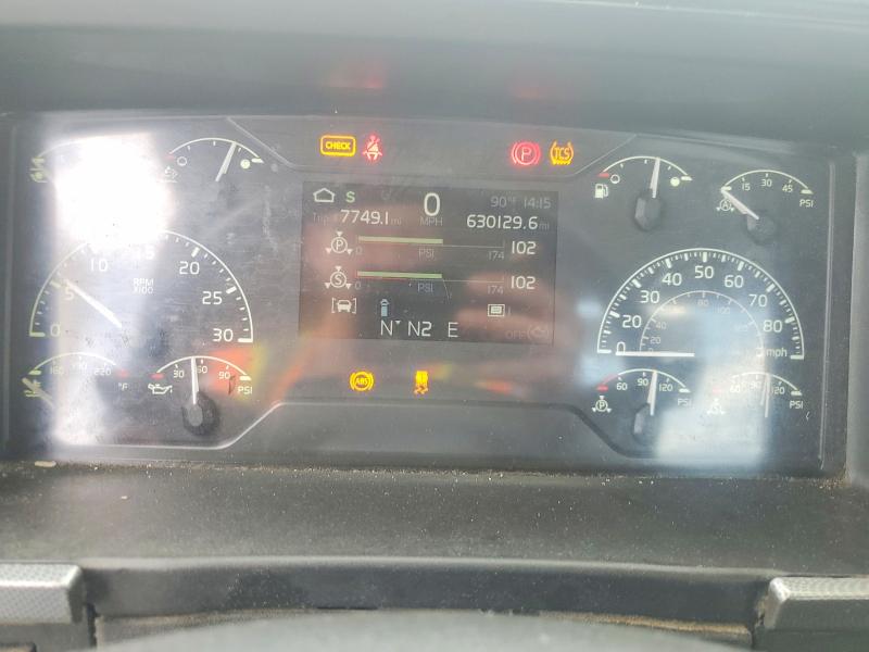 2021 Volvo Vnr VIN 4V4WC9EH2MN277069 COPART salvage auction — NORMAL WEAR, NC - CERTIFICATE OF TITLE, sold $12,700 on 2026-07-11 (photo 8)