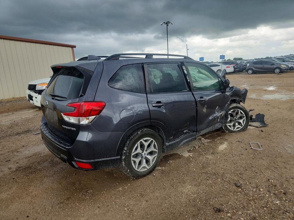 2020 Subaru VIN JF2SKAJC7LH582283 COPART salvage auction — FRONT END, Tx - Salvage Vehicle Title, sold $425 on 2026-07-08 (photo 3)