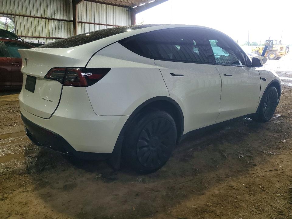 2024 Tesla Model y VIN 7SAYGAEE8RF193976 COPART salvage auction — FRONT END, Tx - Salvage Vehicle Title, sold $350 on 2026-07-30 (photo 3)