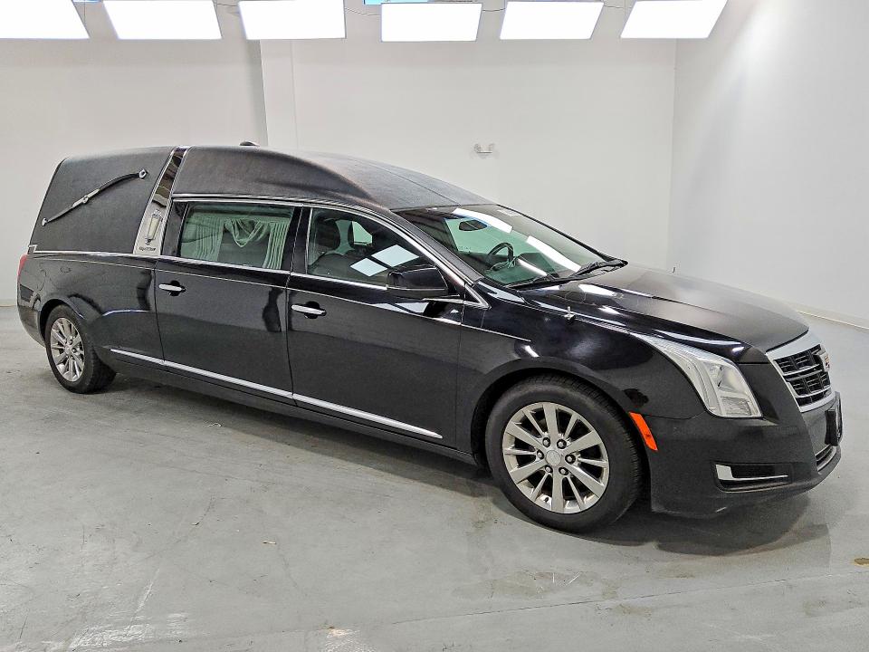 2017 Cadillac Xts VIN 2GEXG7U38H9500813 COPART salvage auction — REAR END, Nj - Certificate Of Title, sold $17,100 on 2026-07-07 (photo 4)