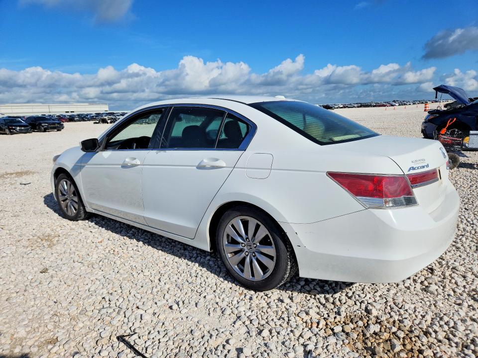 2012 Honda Accord VIN 1HGCP2F89CA186395 COPART salvage auction — SIDE, Tx - Salvage Vehicle Title, sold $725 on 2026-07-02 (photo 2)