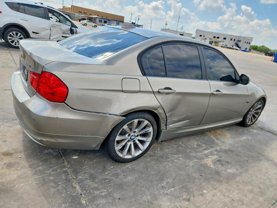 2011 BMW 3er VIN WBAPH7G51BNM58375 COPART salvage auction — REAR END, Tx - Salvage Vehicle Title, sold $1,200 on 2026-07-30 (photo 3)