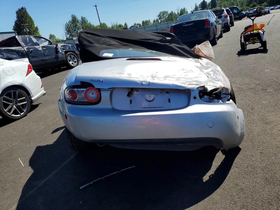 2007 Mazda Mx-5 VIN JM1NC25F570131697 COPART salvage auction — ROLLOVER, Or - Wrecker's Notice (Parts Only), sold $350 on 2026-07-13 (photo 6)