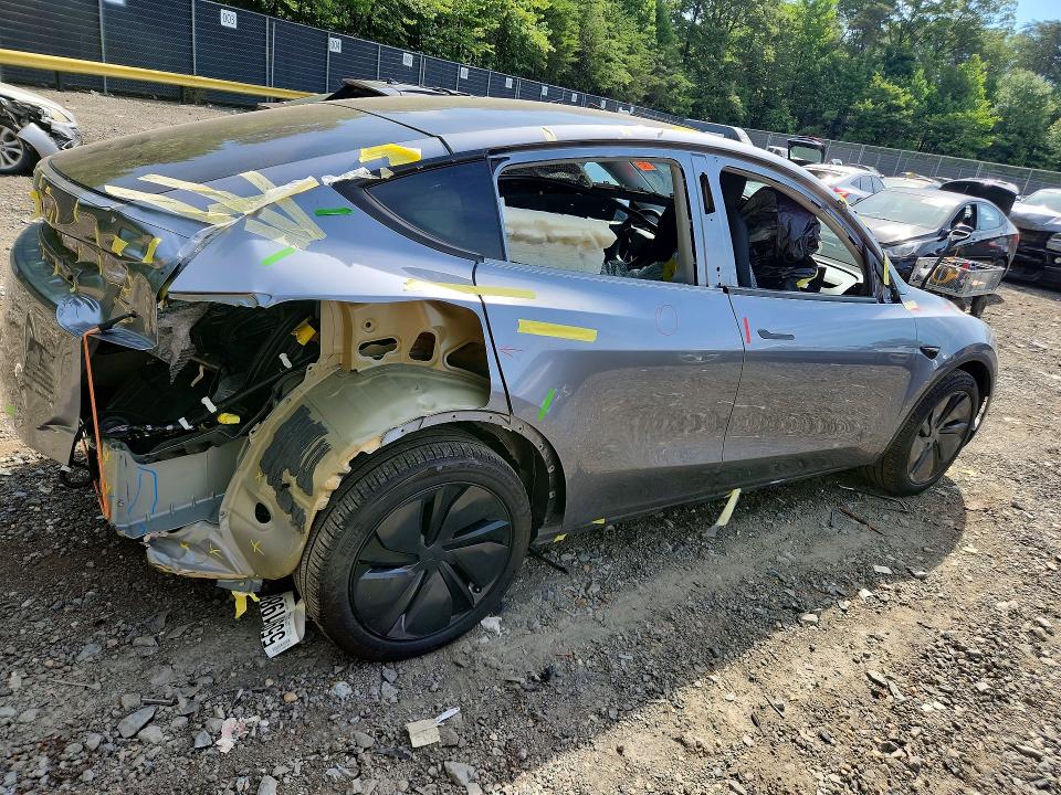 2026 Tesla Model y VIN 7SAYGDEE5TA406808 COPART salvage auction — REAR END, Md - Cert Of Salvage > 75% Damage, sold $11,400 on 2026-07-21 (photo 3)