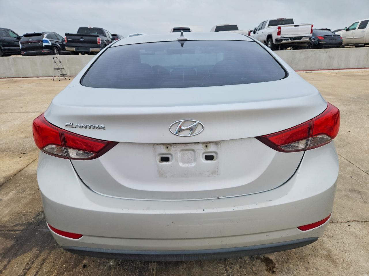 2016 Hyundai Elantra VIN 5NPDH4AE3GH750646 COPART salvage auction — Side, AZ - CERT OF TITLE - SALVAGE, sold $1,800 on 2026-07-09 (photo 6)