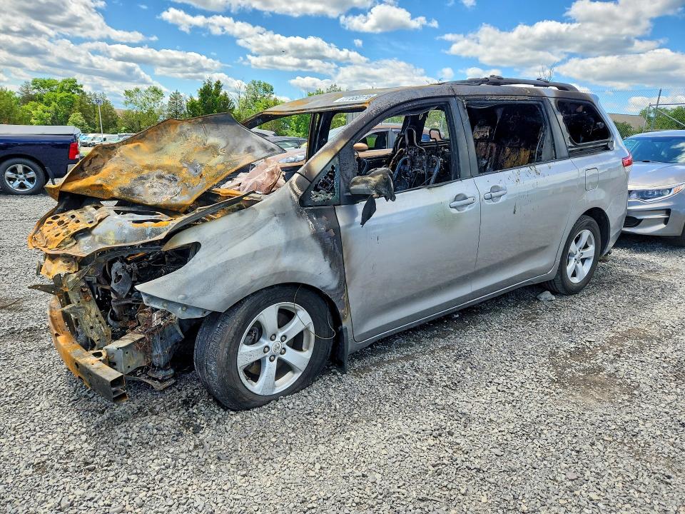 2011 Toyota Sienna VIN 5TDKK3DCXBS153476 COPART salvage auction — BURN, PA - CERTIFICATE OF SALVAGE, sold $325 on 2026-07-14 (photo 1)