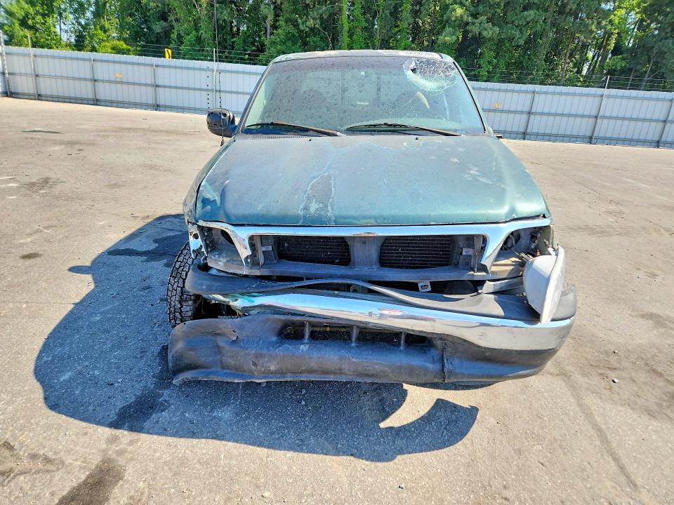 2001 Ford F-150 VIN 1FTRW07LX1KD63966 COPART salvage auction — FRONT END, Nc - Salvage Certificate Of Title, sold $250 on 2026-07-30 (photo 5)
