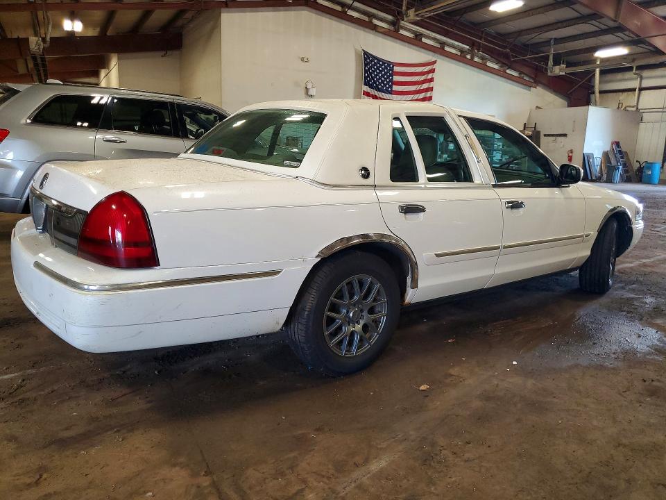 2008 Mercury Grand marquis VIN 2MEHM75VX8X609919 COPART salvage auction — FRONT END, Mi - Certificate Of Title, sold $400 on 2026-07-31 (photo 3)