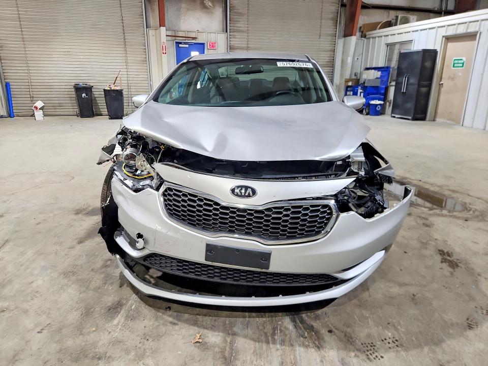 2015 Kia Forte VIN KNAFK4A60F5436371 COPART salvage auction — FRONT END, MA - CERT OF TITLE-RECONSTRCTD COLL, sold $525 on 2026-07-15 (photo 5)