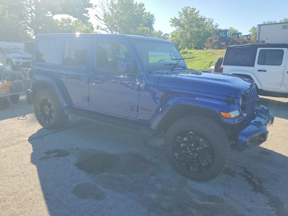 2020 Jeep Wrangler unlimited VIN 1C4HJXEN2LW329538 COPART salvage auction — MINOR DENT/SCRATCHES, MO - CERTIFICATE OF TITLE, sold $23,000 on 2026-07-16 (photo 4)