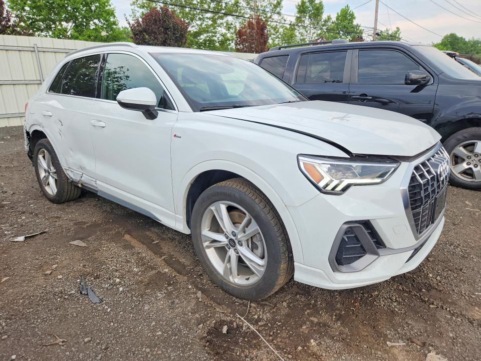 2024 Audi Q3 VIN WA1DECF38R1120121 COPART salvage auction — SIDE, Ny - Cert Of Title-Salvage, sold $12,800 on 2026-08-14 (photo 4)