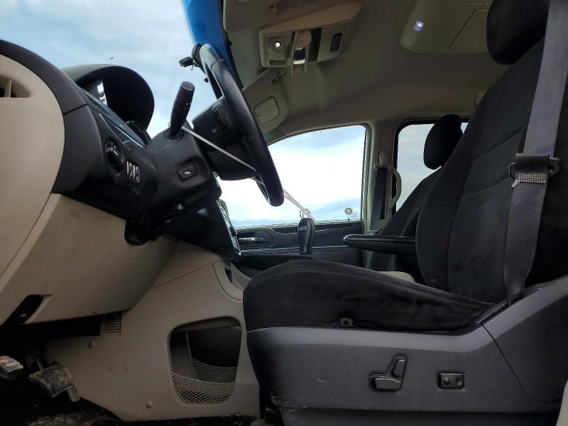 2013 Chrysler Voyager VIN 2C4RC1BG2DR670904 COPART salvage auction — UNDERCARRIAGE, On - Permit No Brand - Unfit, sold $450 on 2026-07-23 (photo 7)