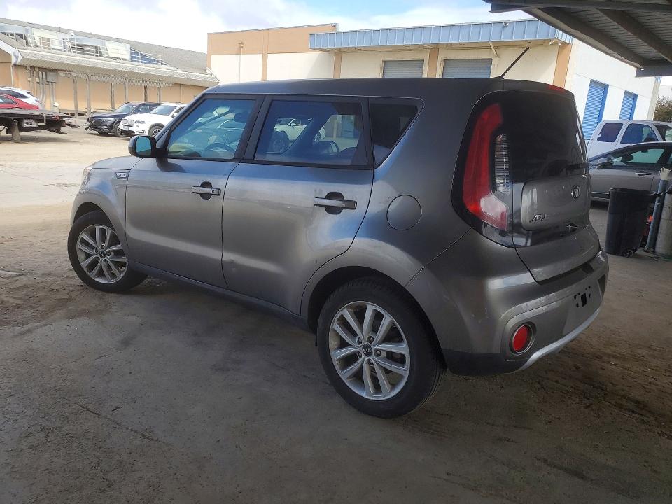 2018 Kia Soul VIN KNDJP3A5XJ7577011 COPART salvage auction — MINOR DENT/SCRATCHES, Ca - Dis/Dlr/Exp Only Clean Title, sold $1,100 on 2026-07-25 (photo 2)