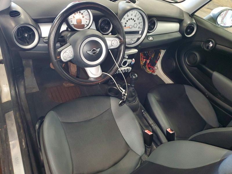 2010 Mini Cooper clubman VIN WMWML3C53ATX36798 COPART salvage auction — WATER/FLOOD, MI - CERT OF TITLE-FLOOD VEHICLE, sold $225 on 2026-07-24 (photo 8)