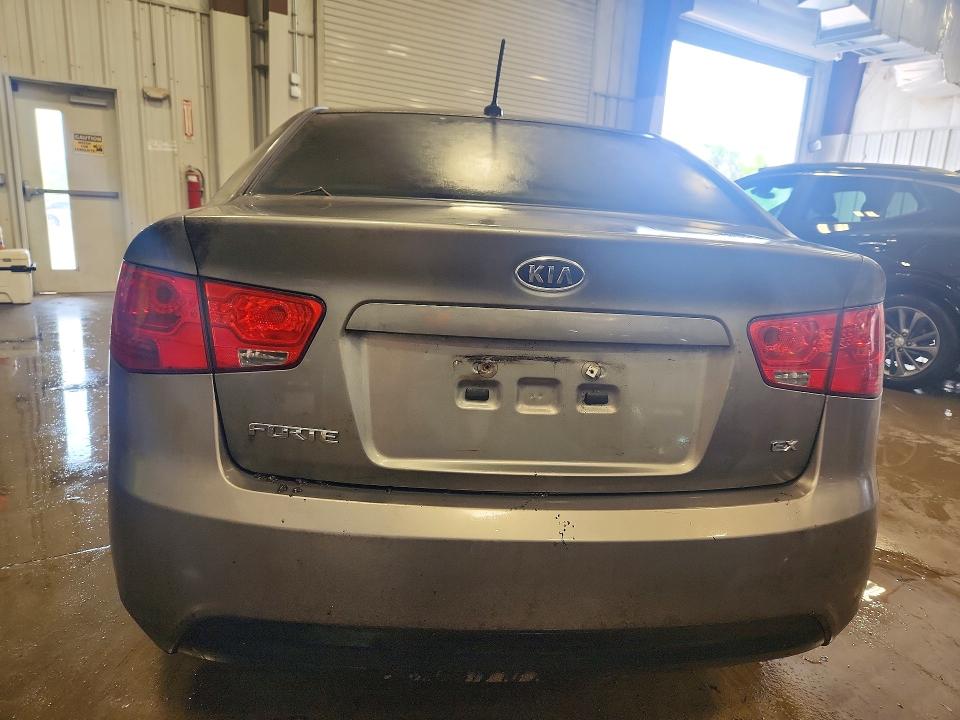 2012 Kia Forte VIN KNAFU4A26C5592627 COPART salvage auction — Burn Interior, Wi - Junked Vehicle Bill Of Sale, sold $325 on 2026-07-27 (photo 6)