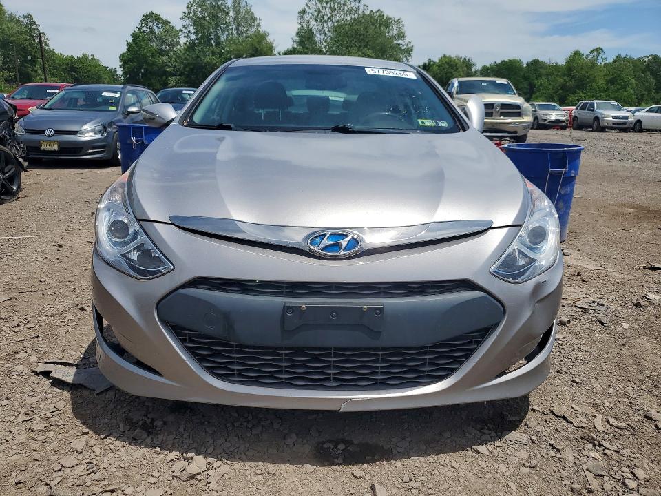 2012 Hyundai VIN KMHEC4A46CA039076 COPART salvage auction — MINOR DENT/SCRATCHES, PA - CERT OF TITLE, sold $125 on 2026-07-22 (photo 5)