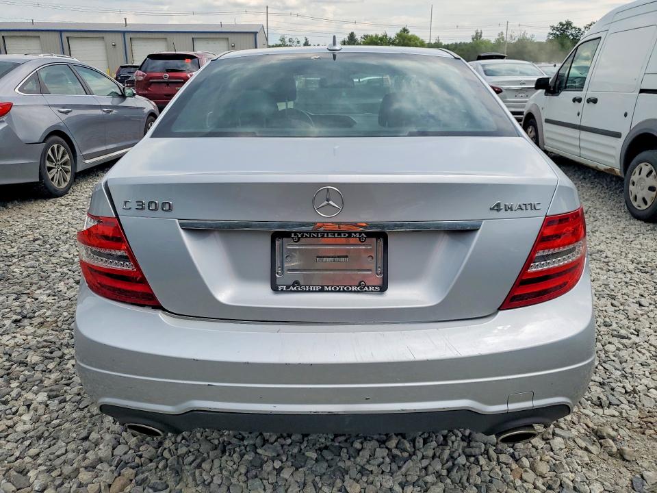 2012 Mercedes-benz C-klasse VIN WDDGF8BB7CR239996 COPART salvage auction — REAR END, Ma - Cert Of Title-Reconstrctd Coll, sold $2,700 on 2026-07-06 (photo 6)