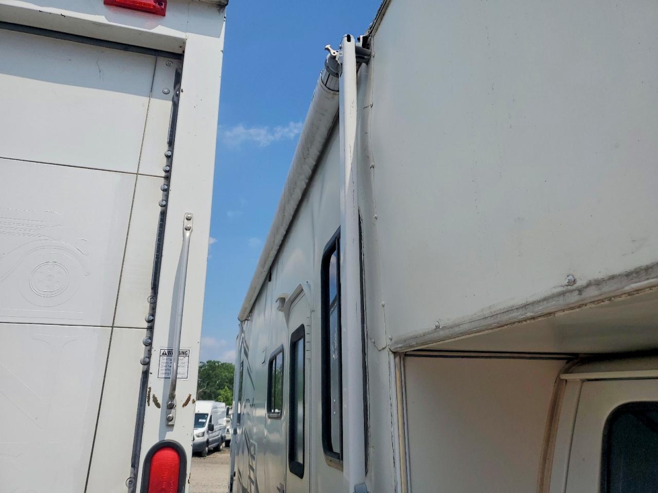 2003 Fwc Recreational Vehicle (rv) VIN 1FDXE45S53HA73819 COPART salvage auction — Normal Wear, NJ - CERTIFICATE OF TITLE, sold $2,200 on 2026-07-07 (photo 9)