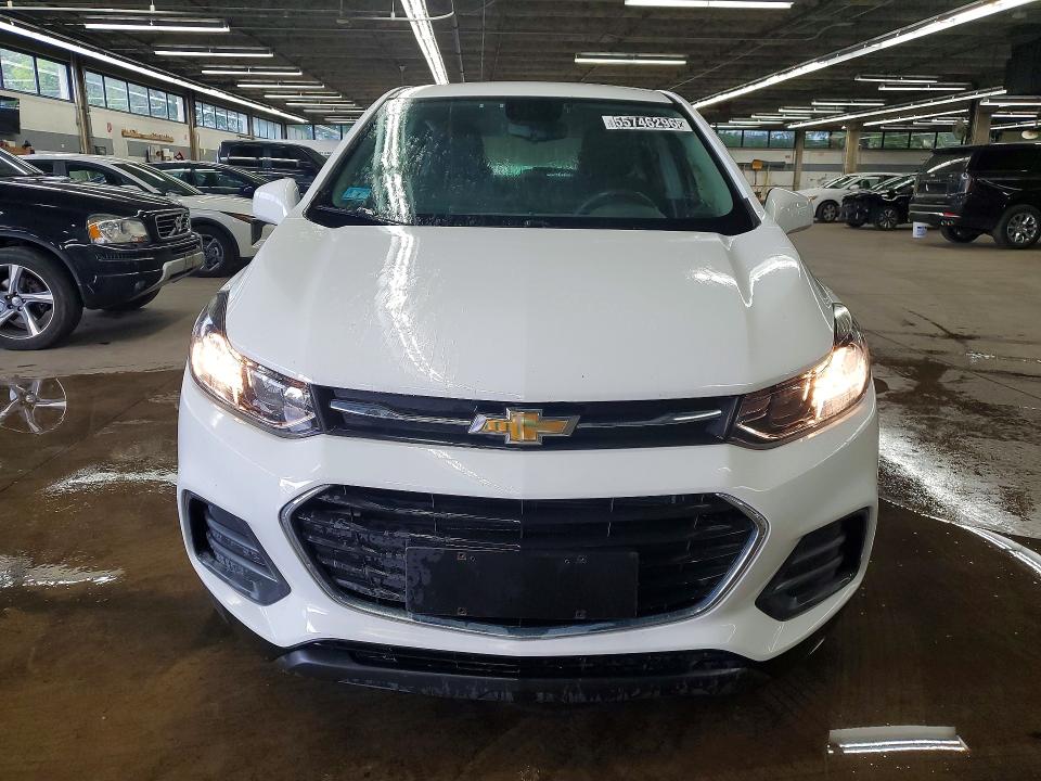 2018 Chevrolet Trax VIN KL7CJKSB2JB721069 COPART salvage auction — UNDERCARRIAGE, Il - Cert Of Title-Corrected, sold $1,600 on 2026-07-09 (photo 5)