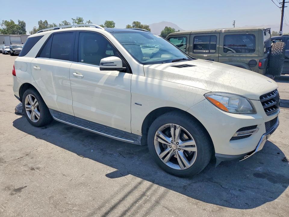 2012 Mercedes-benz M-klasse VIN 4JGDA2EB6CA011566 COPART salvage auction — MINOR DENT/SCRATCHES, Ca - Dis/Dlr/Exp Only Clean Title, sold $2,050 on 2026-07-09 (photo 4)