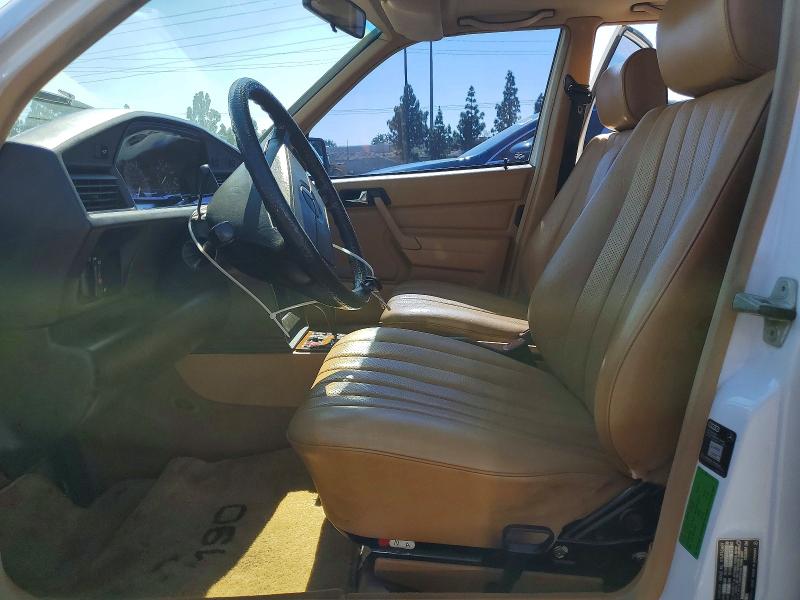 1988 Mercedes-benz 190 VIN WDBDB26D4JF455030 COPART salvage auction — NORMAL WEAR, CA - DIS/DLR/EXP ONLY CLEAN TITLE, sold $675 on 2026-07-09 (photo 7)