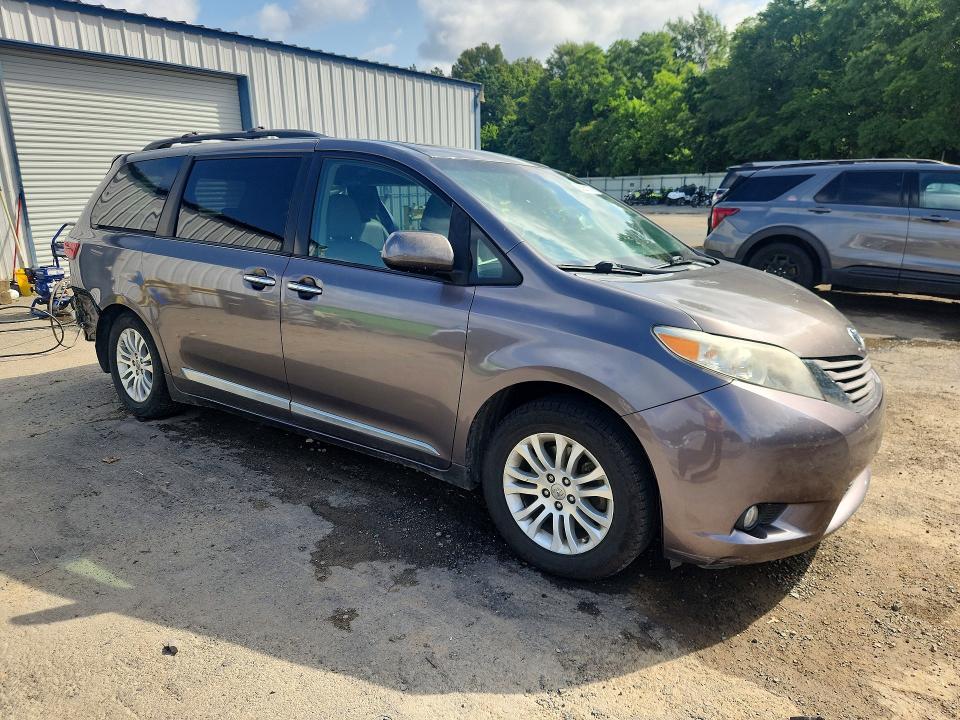 2017 Toyota VIN 5TDYZ3DC6HS793277 COPART salvage auction — FRONT END, La - Cert Of Title-Salvage, sold $3,500 on 2026-07-02 (photo 4)