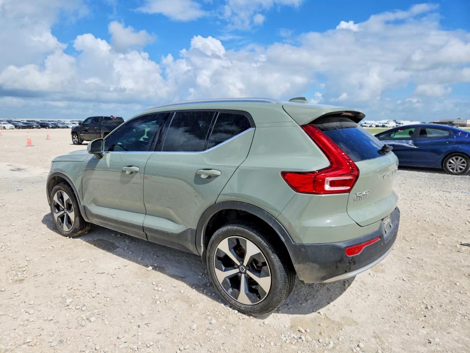 2025 Volvo VIN YV4L12UE4S2461637 COPART salvage auction — WATER/FLOOD, Tx - Salvage Title-Flood Damage, sold $10,700 on 2026-07-23 (photo 2)